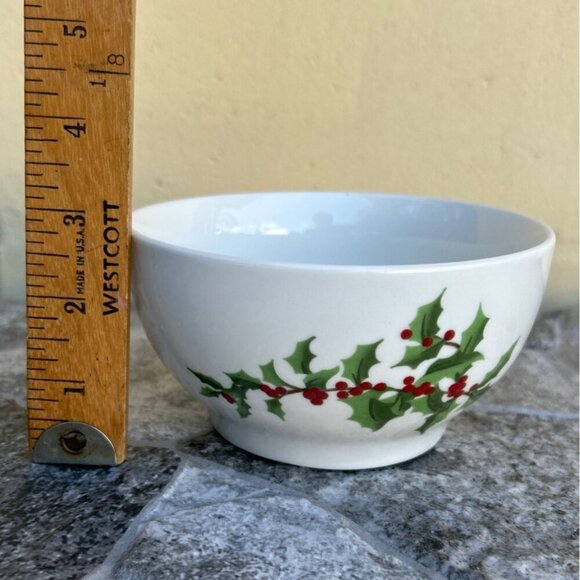 Set Of 5 Vintage Marthaware Christmas Holly Berry Design Bowls - Picture 5 of 10